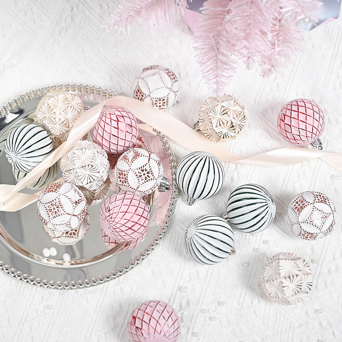 16-Piece Vintage Scratch Christmas Baubles Gift Box Set - 6cm Classic Tree Decorations