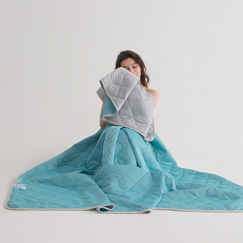 Luxury Cooling Blanket - Lightweight Breathable Comforter for Hot Sleepers, King and Queen Size