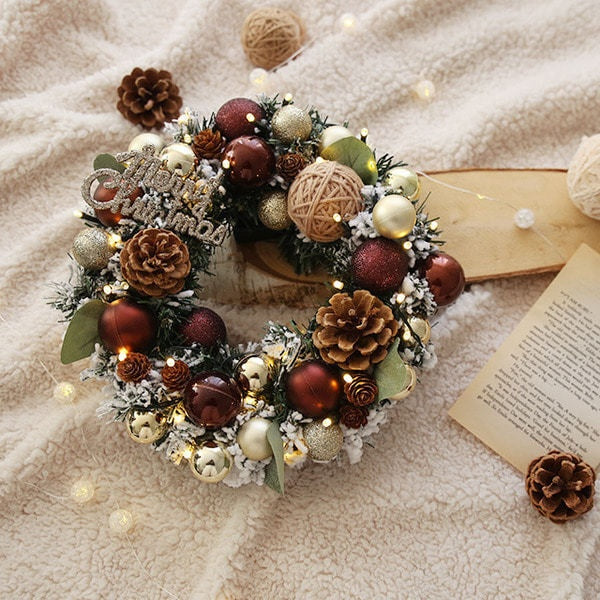 Creative Christmas Wreath Hanging Ornament - Decorative Holiday Wreath in 4 Designs (30cm & 40cm)