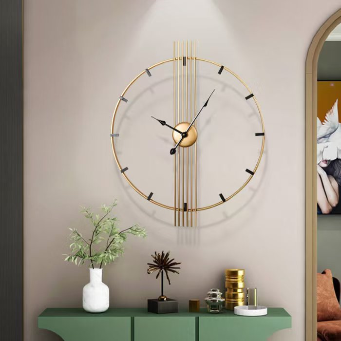 Large Retro Wall Clock – 60cm Iron Art Decorative Analogue Clock in Gold