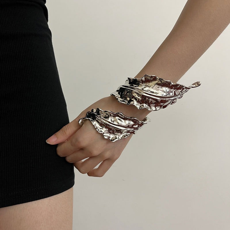Retro Leaf Spiral Open Bracelet – Delicate Gold & Silver Women’s Cuff