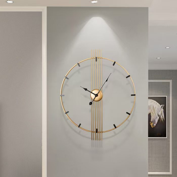 Large Retro Wall Clock – 60cm Iron Art Decorative Analogue Clock in Gold