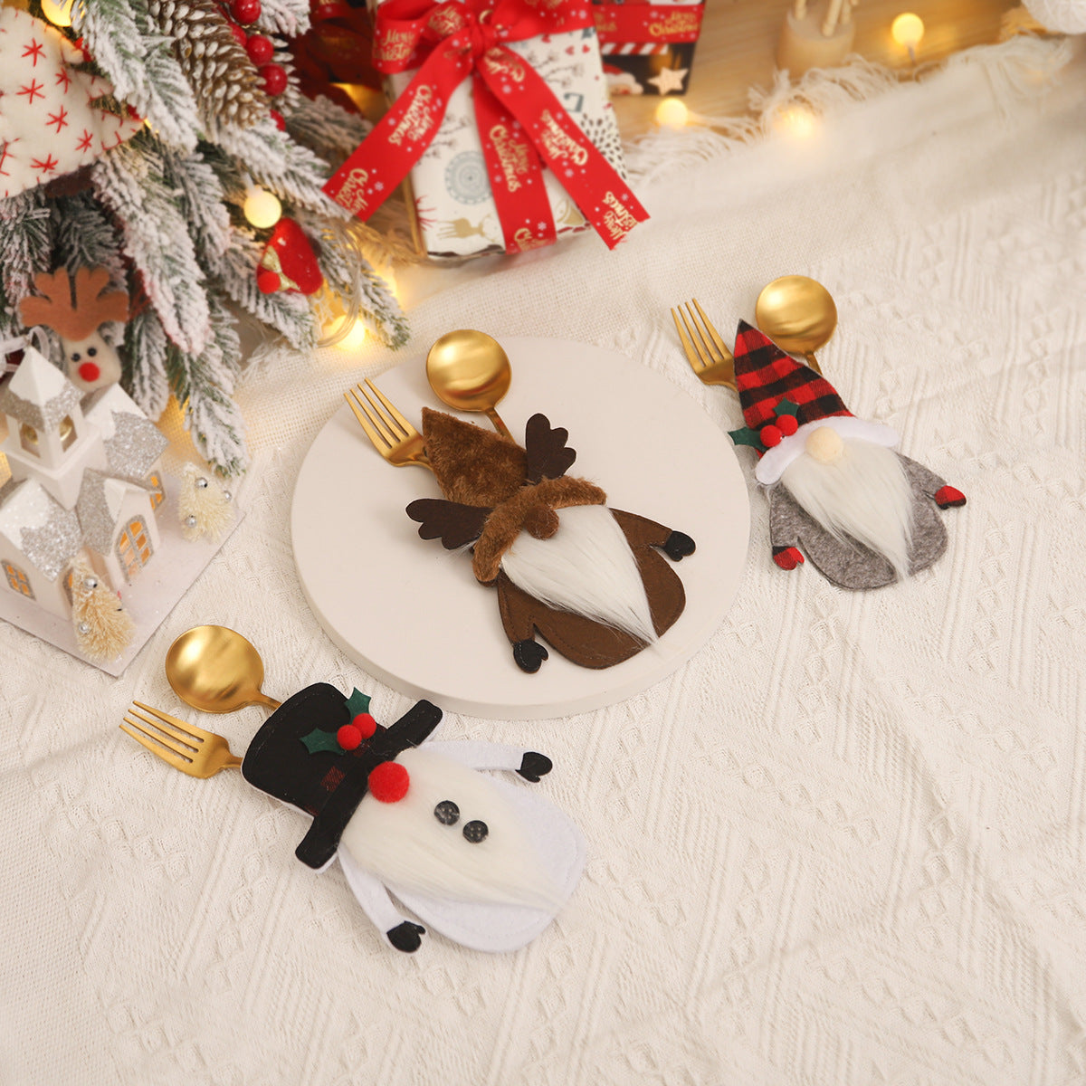Christmas Santa Claus & Elf Cutlery Holder Covers – Festive Table Decoration