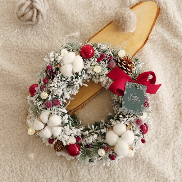 Creative Christmas Wreath Hanging Ornament - Decorative Holiday Wreath in 4 Designs (30cm & 40cm)