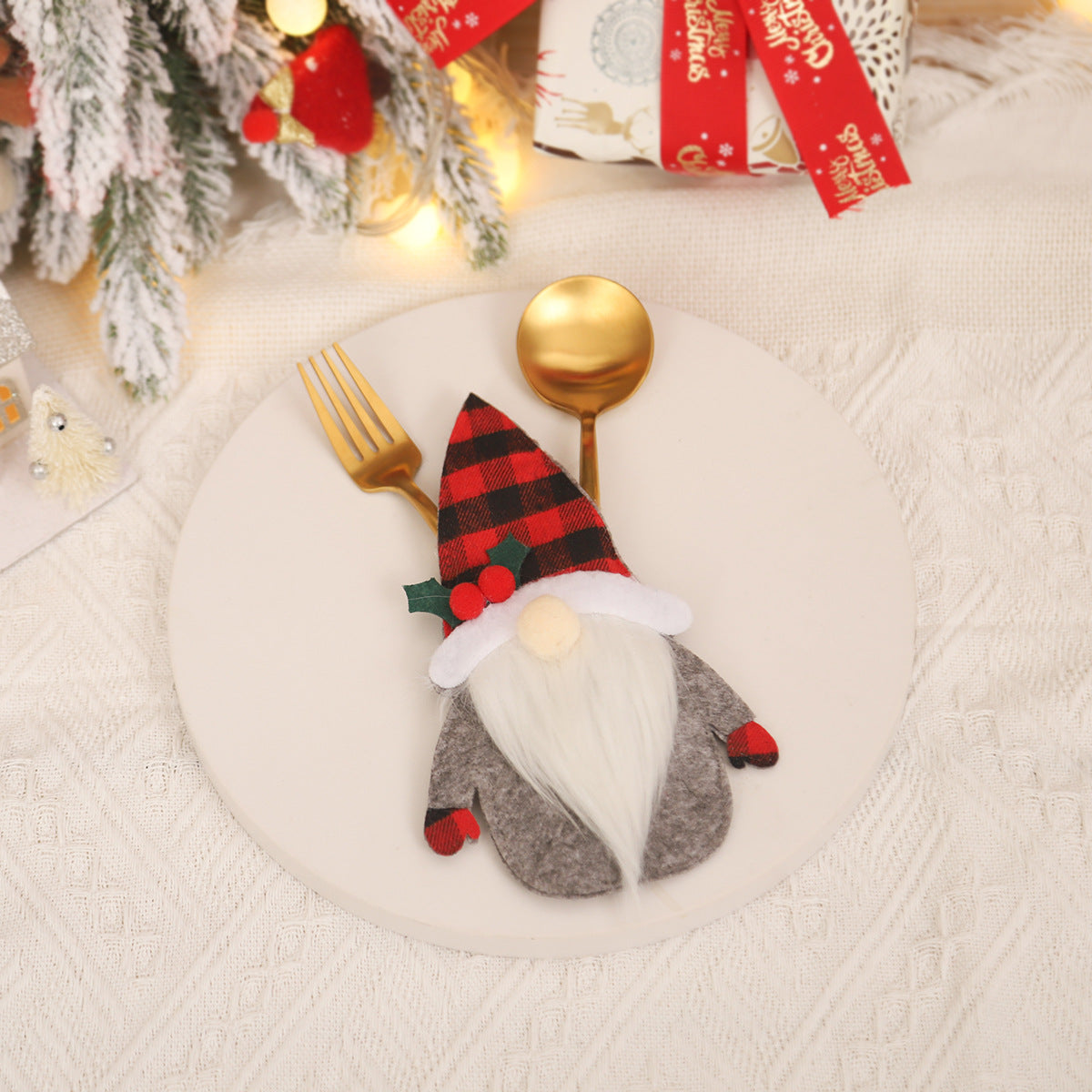 Christmas Santa Claus & Elf Cutlery Holder Covers – Festive Table Decoration