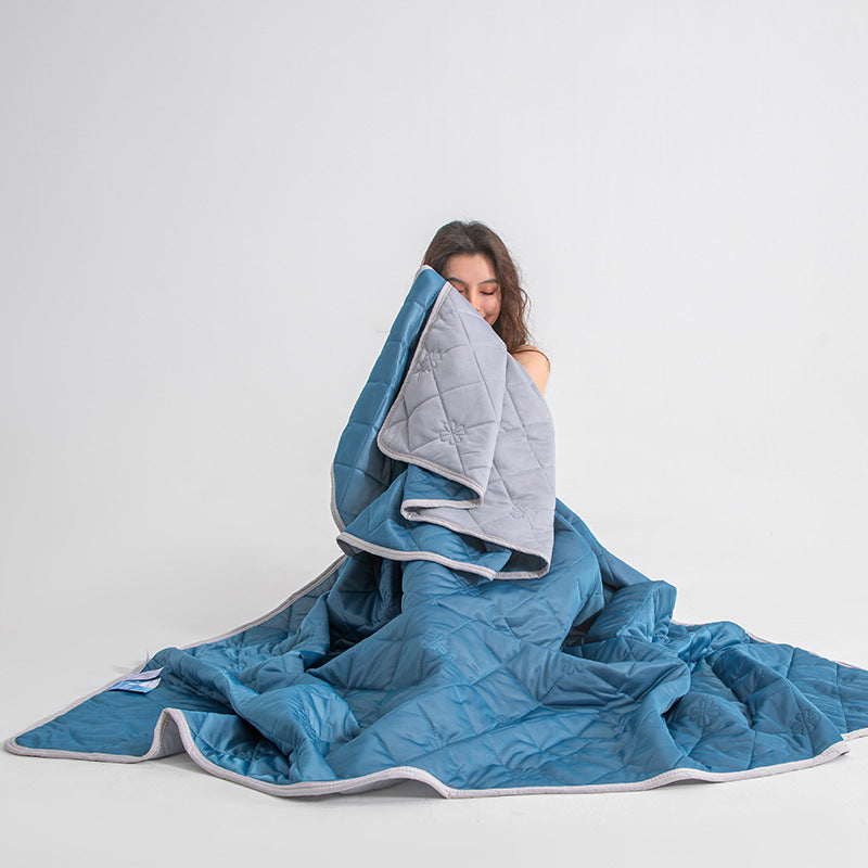 Luxury Cooling Blanket - Lightweight Breathable Comforter for Hot Sleepers, King and Queen Size